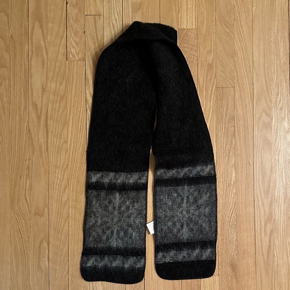 Icelandic Wool Scarf, Black and White, New With Tags - Picture 3 of 6